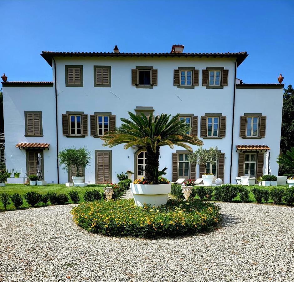 La Villa Apartments - Convenient For Sardinia And Corsica - 4 Beds - Private Parking Included With Camera Livorno Exteriör bild